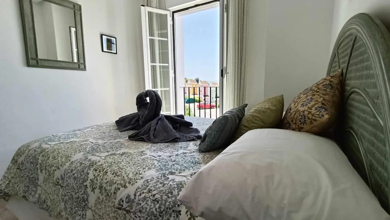 Superb 3 Beds Jardines De Casares Villa 0*,